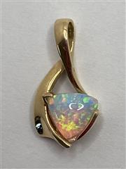 10K YELLOW GOLD SYNTHETIC OPAL PENDANT 1.8G